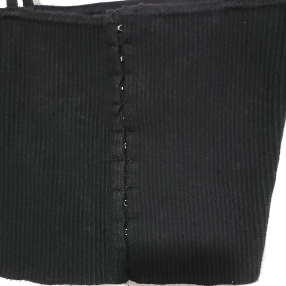 Kendall & Kylie Black Ribbed Crop Top with Hook-and-Eye Front Closure, Size XS - Picture 4 of 6